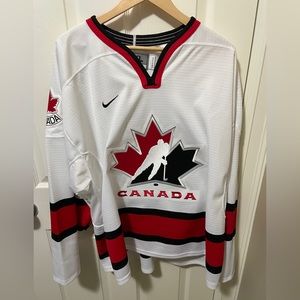 2002 Nike Men’s Canada Hockey Jersey. Like New. XL. Made In Canada.
